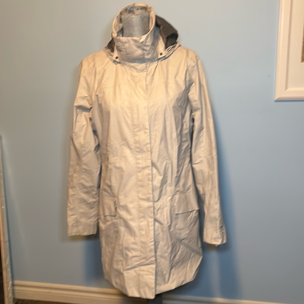 Women’s Marmot rain jacket, size large.
